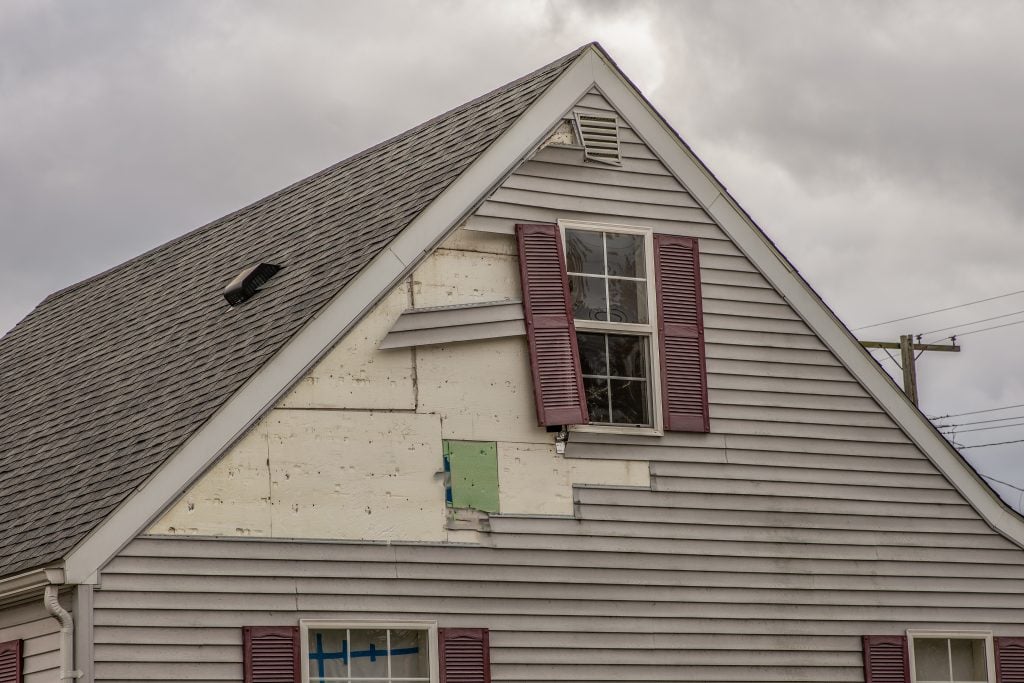 siding inspection high winds have damaged the siding of your home