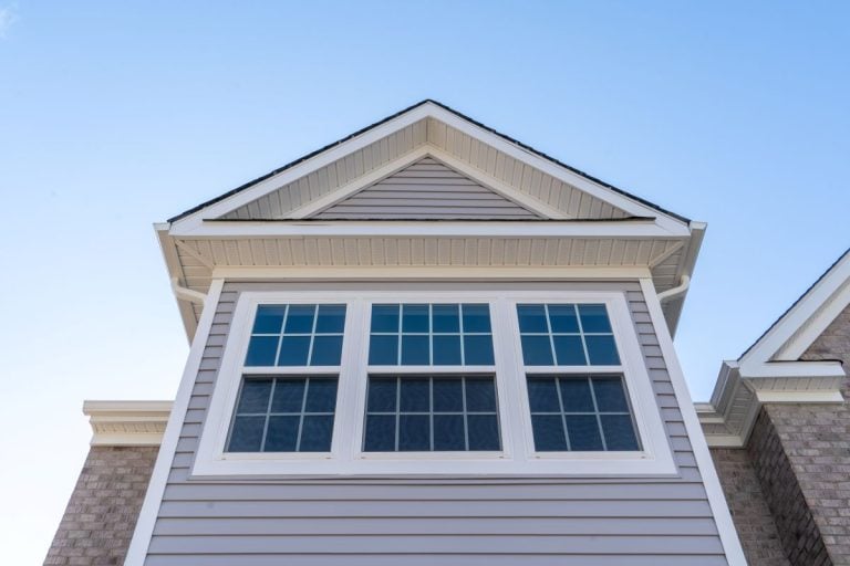 Triple hung window
